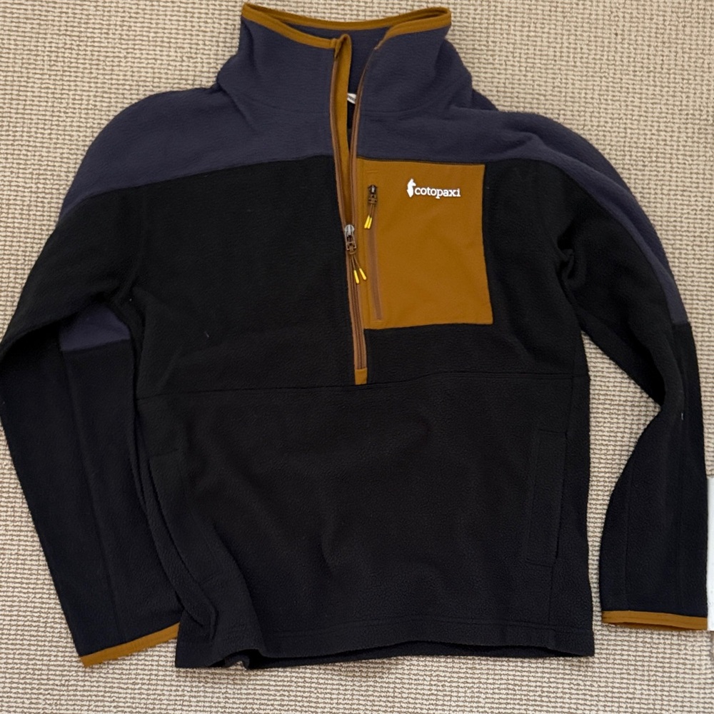 Cotopaxi Black and Tan Fleece Jacket